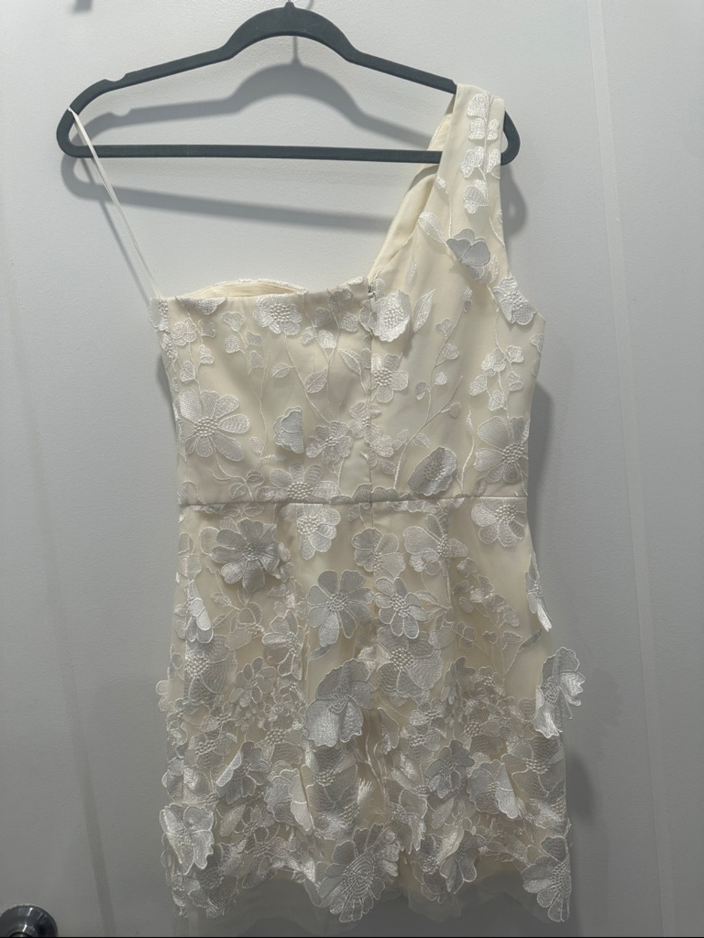 NWOT Dress The Population 3D White Floral One Shoulder Mini Dress Small - Picture 4 of 7